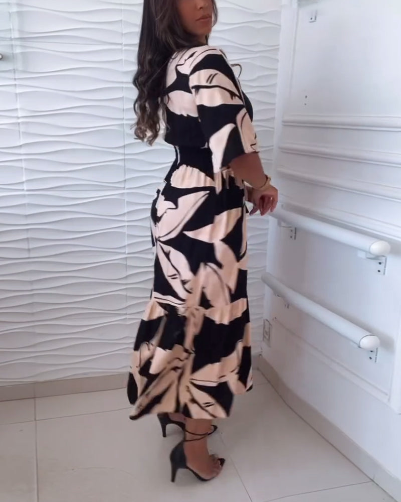 Lovaé™ | V-ringet elegant kjole med trekvartærmer og snøre