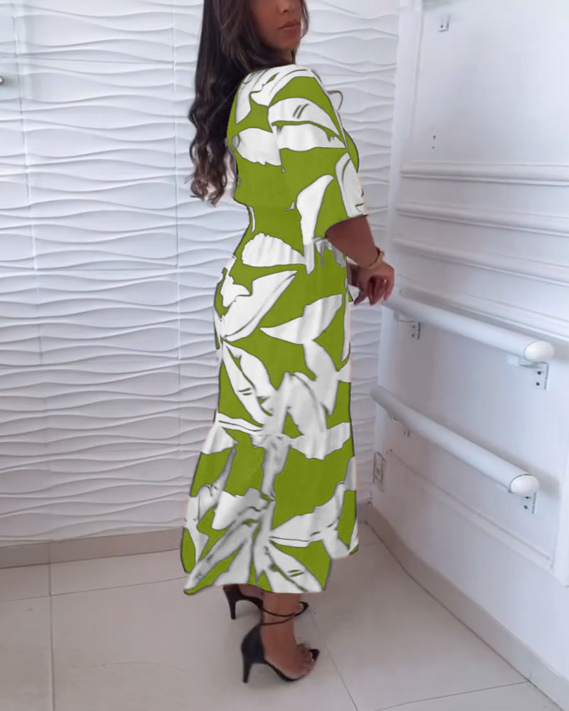 Lovaé™ | V-ringet elegant kjole med trekvartærmer og snøre